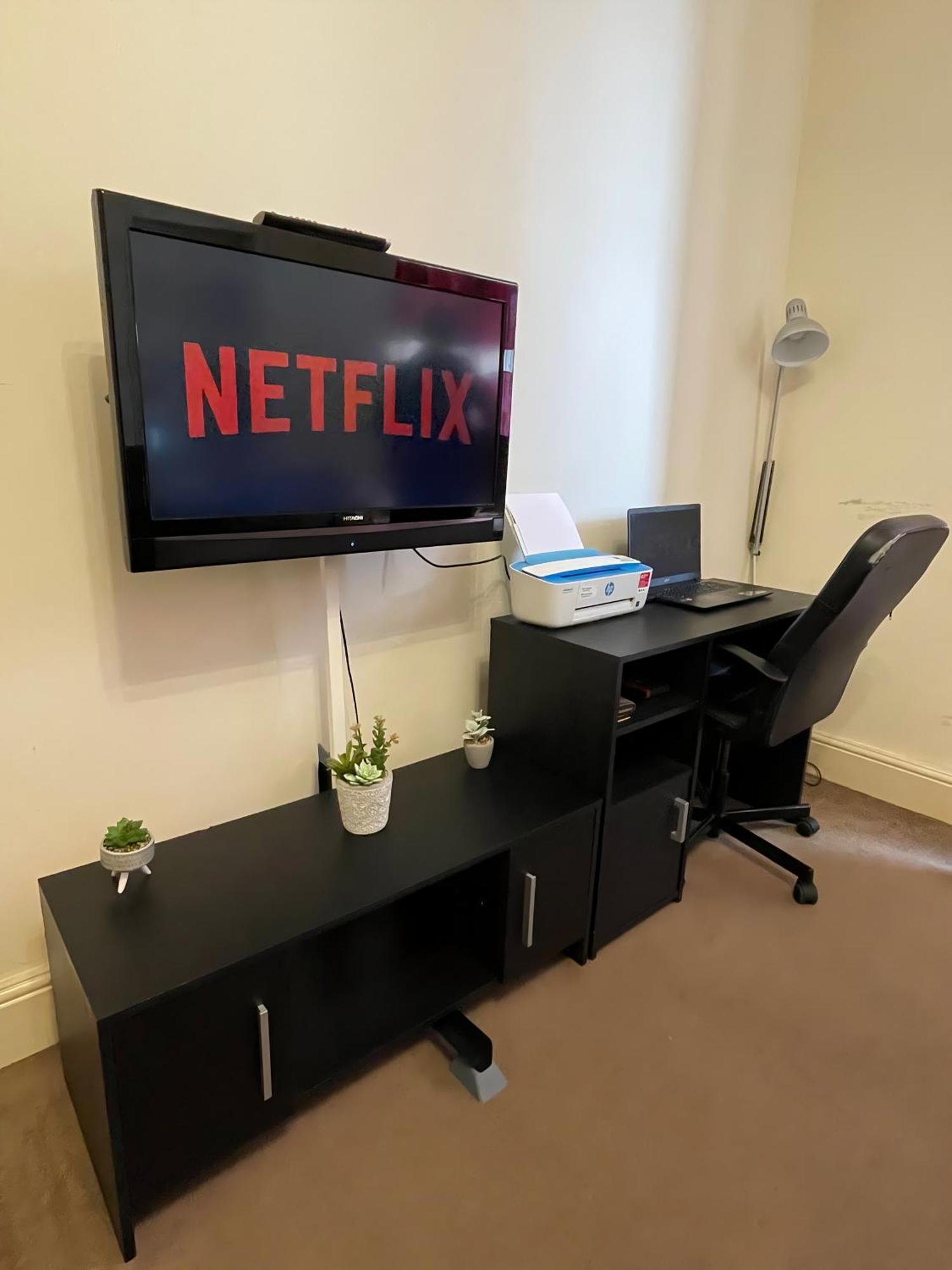 Comfy 2 Bedroom Flat Near Edinburgh City Center Bagian luar foto