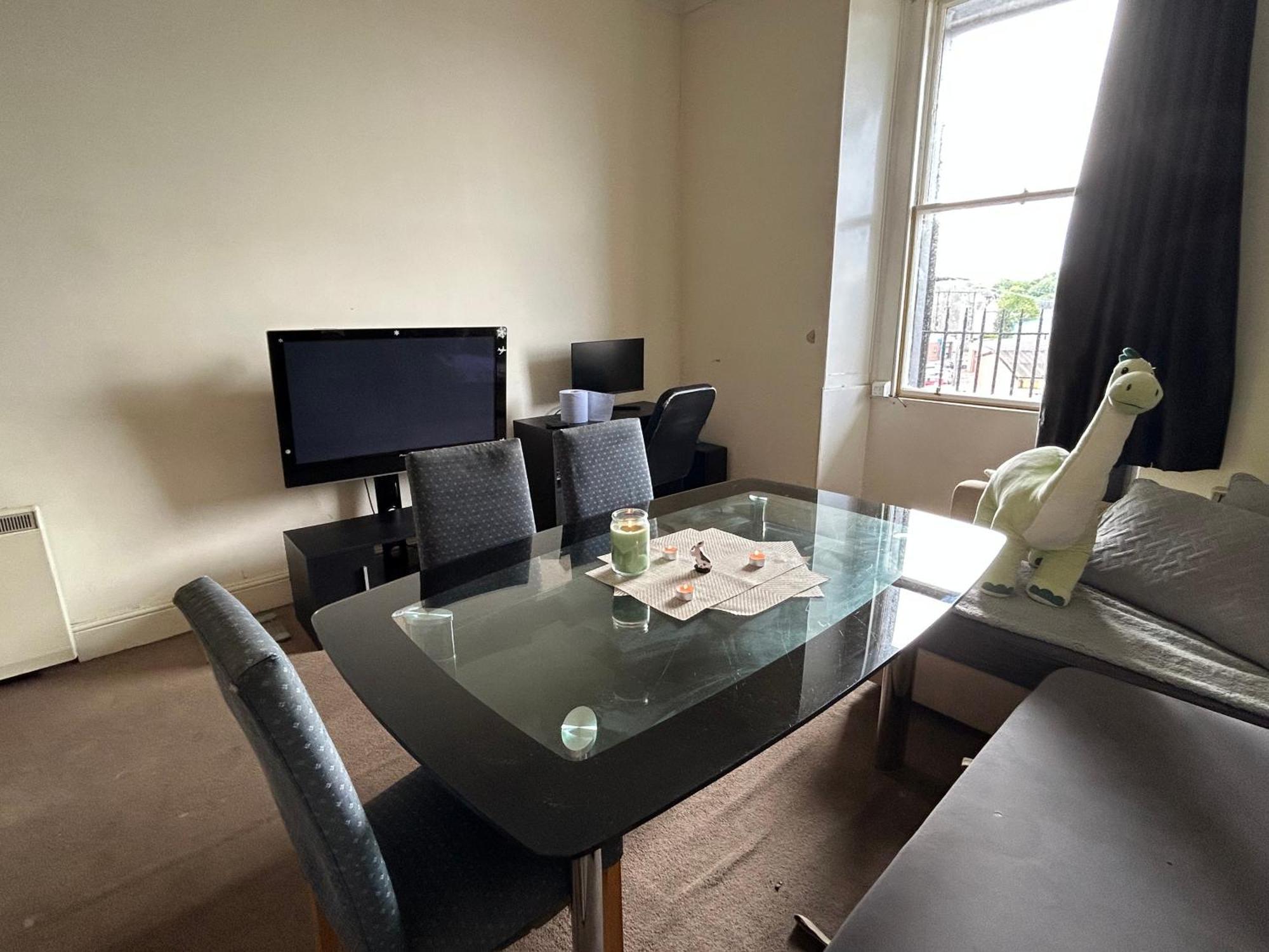 Comfy 2 Bedroom Flat Near Edinburgh City Center Bagian luar foto